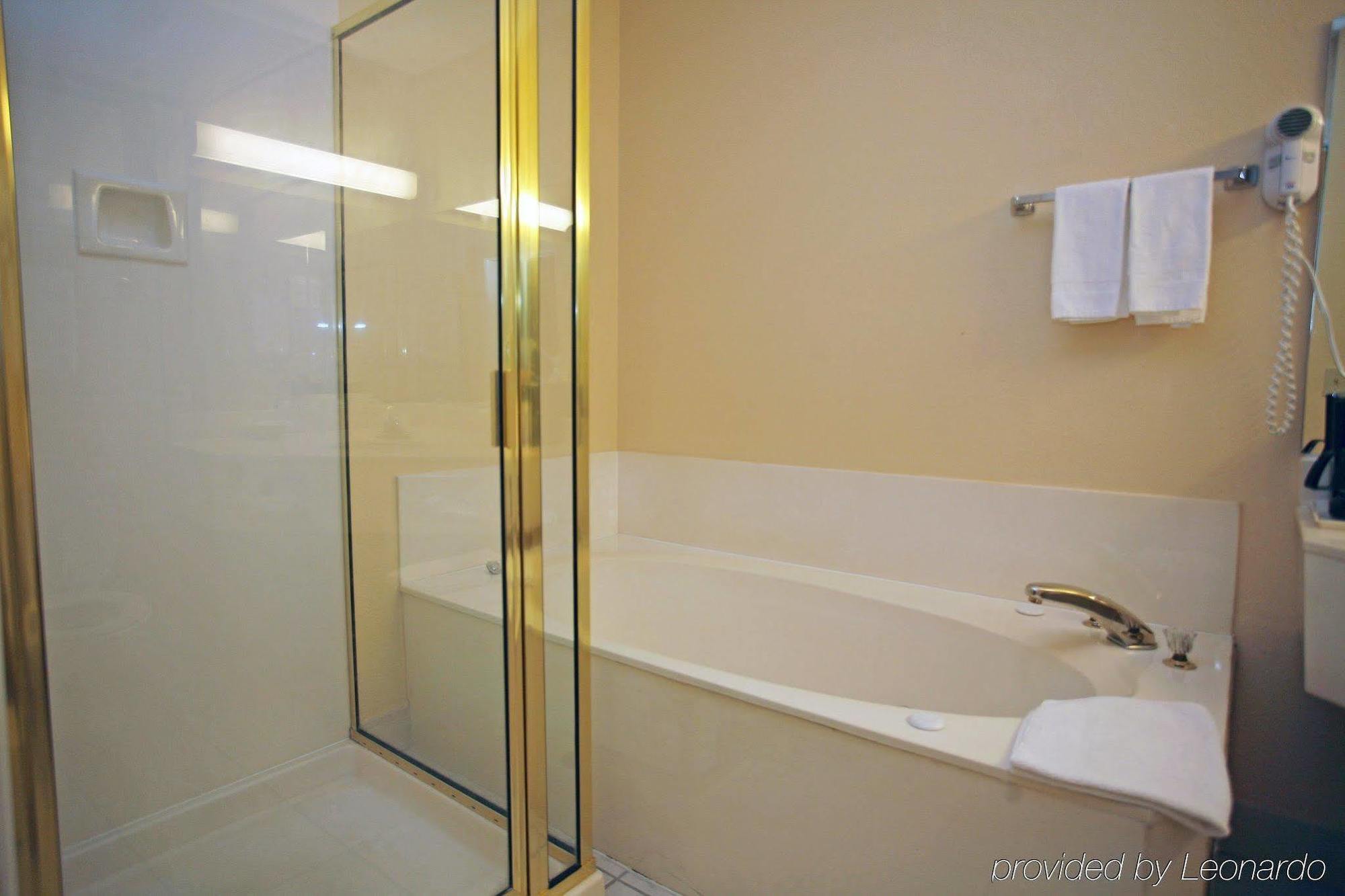 Americas Best Value Inn Louisville Rum bild
